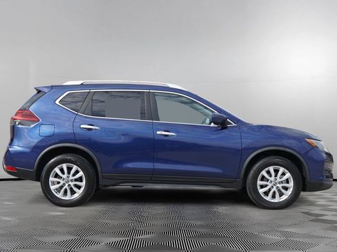 Used 2018 Nissan Rogue SV AWD/4WD image 4