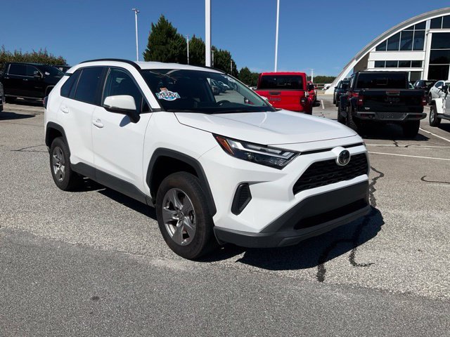 Used 2025 Toyota RAV4 XLE AWD/4WD image 3