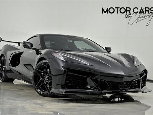 Used 2022 Chevrolet Corvette Stingray Coupe w/ 1LT RWD image 1