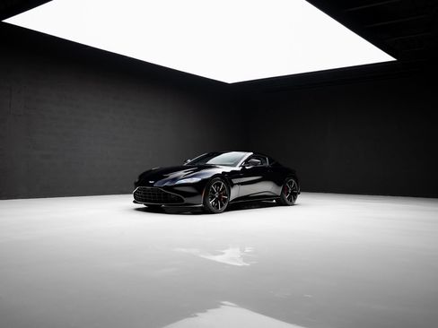 Used 2023 Aston Martin V8 Vantage Coupe RWD image 72