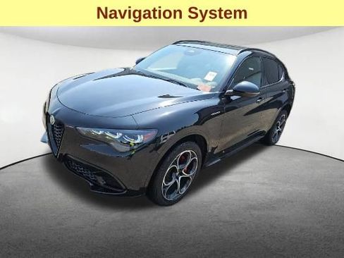 Used 2025 Alfa Romeo Stelvio Sprint w/ Veloce Package AWD/4WD image 4