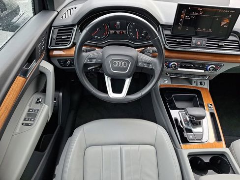 Certified 2023 Audi Q5 2.0T Premium w/ Convenience Package AWD/4WD image 12