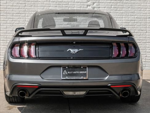 Used 2018 Ford Mustang Coupe RWD image 8