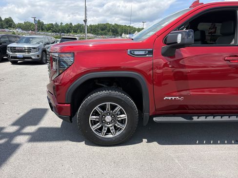 Used 2024 GMC Sierra 1500 AT4 w/ Technology Package AWD/4WD image 12