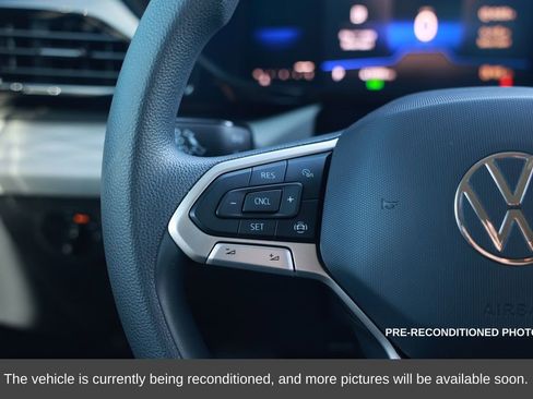 Used 2022 Volkswagen Taos S image 21