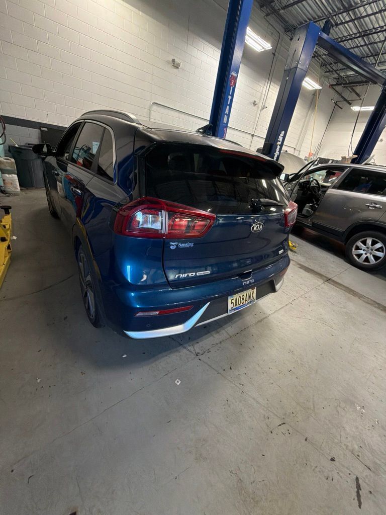Used 2019 Kia Niro Touring FWD image 6