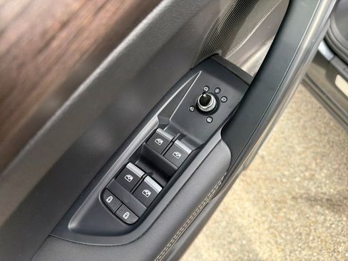 Used 2024 Audi Q5 2.0T Premium Plus w/ Premium Plus Package image 12