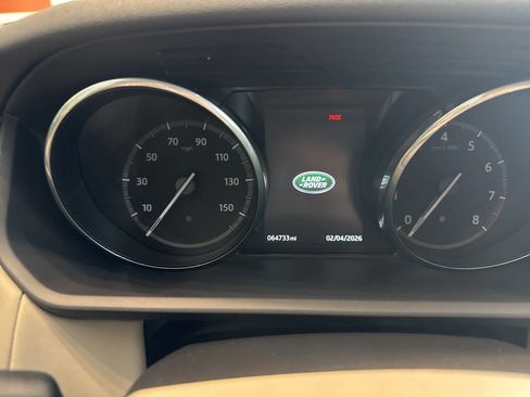 Used 2017 Land Rover Discovery HSE image 45