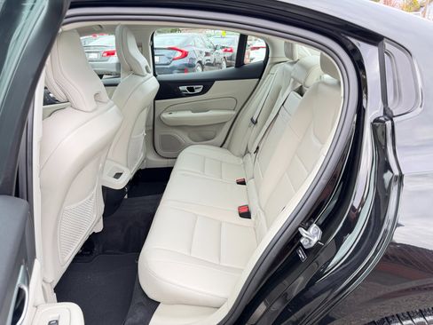 Used 2020 Volvo S60 T5 Momentum w/ Protection Package image 28