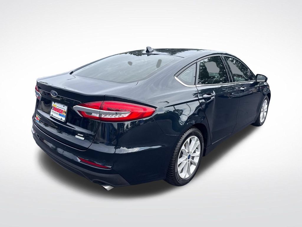 Used 2020 Ford Fusion SE FWD image 5