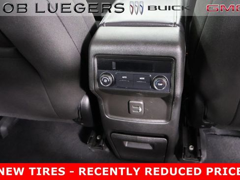 Used 2019 GMC Acadia SLE image 26