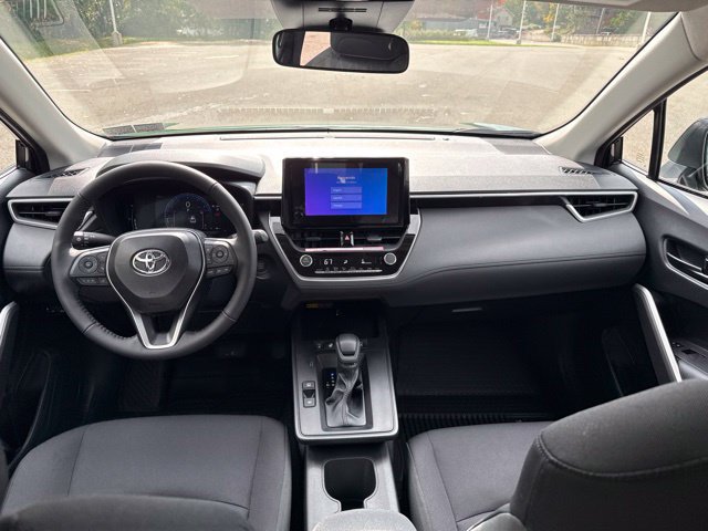 New 2026 Toyota Corolla Cross LE w/ Moonroof Package AWD/4WD image 17