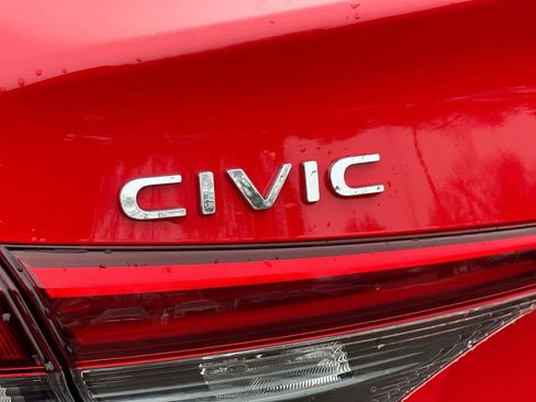 Used 2023 Honda Civic Sport image 17