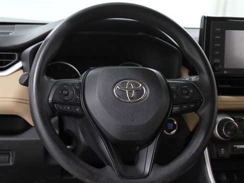Used 2021 Toyota RAV4 XLE image 7