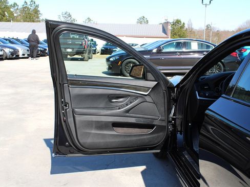 Used 2013 BMW 550i xDrive Sedan image 29