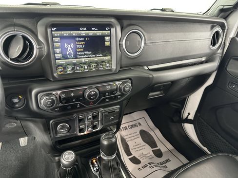 Used 2022 Jeep Wrangler Unlimited Sahara w/ Cold Weather Group image 4