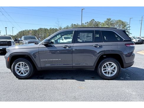 New 2026 Jeep Grand Cherokee Laredo X RWD image 5