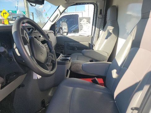 Used 2024 Ford E-350 and Econoline 350 Super Duty RWD image 10