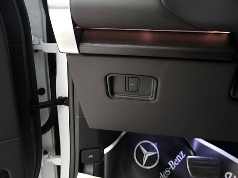 New 2026 Land Rover Range Rover SE AWD/4WD image 30