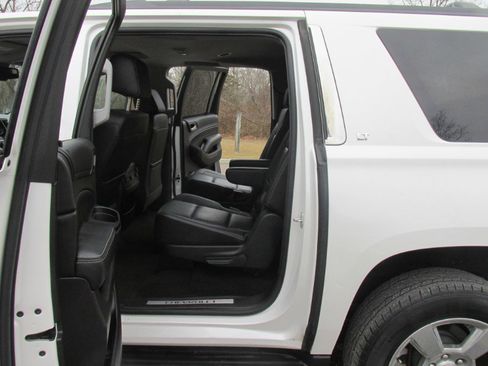 Used 2018 Chevrolet Suburban LT image 83