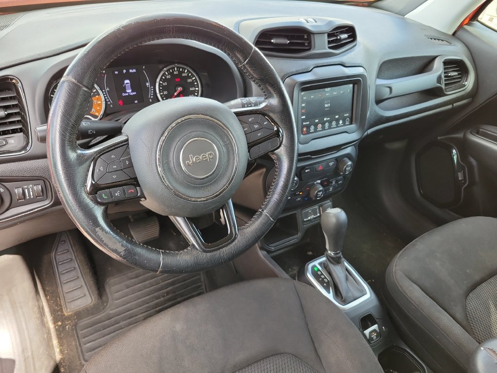 Used 2020 Jeep Renegade Altitude FWD image 11