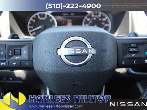 Used 2025 Nissan Rogue SV FWD image 28
