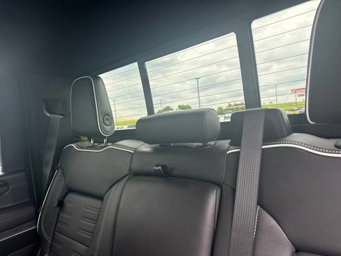 Used 2024 GMC Sierra 2500 AT4X AWD/4WD image 11