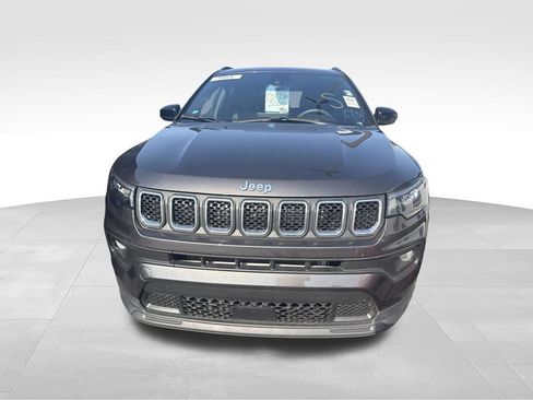 Used 2023 Jeep Compass Latitude AWD/4WD image 10