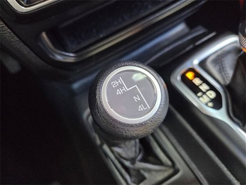 Certified 2022 Jeep Gladiator Sport image 28