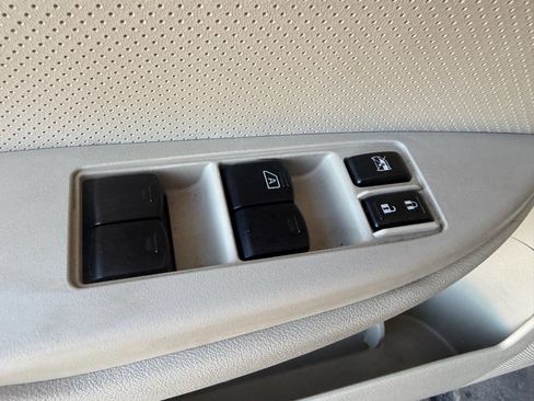 Used 2012 Subaru Outback 2.5i Limited w/ Moonroof Pkg image 22