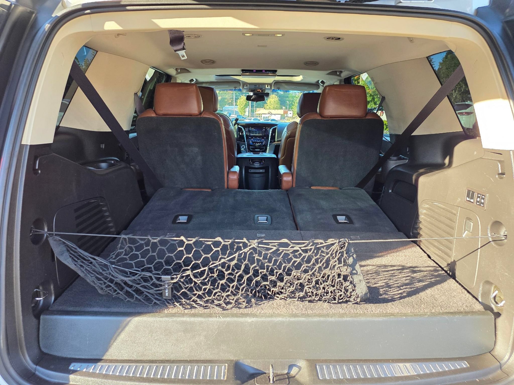 Used 2017 Cadillac Escalade Luxury AWD/4WD image 33