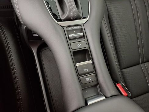 Used 2026 Honda HR-V EX-L image 23