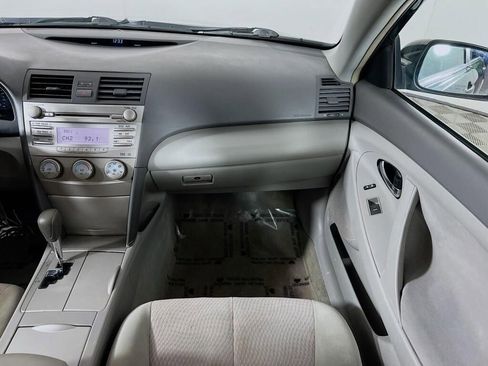 Used 2011 Toyota Camry image 20