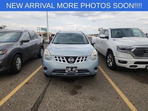 Used 2011 Nissan Rogue SV w/ Premium Pkg AWD/4WD image 2