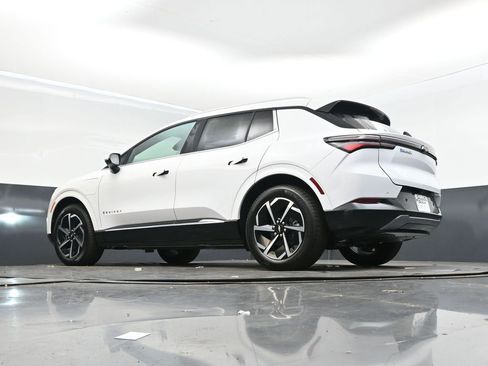 New 2025 Chevrolet Equinox EV LT FWD image 41