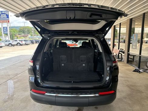 Used 2021 Jeep Grand Cherokee L Limited AWD/4WD image 29