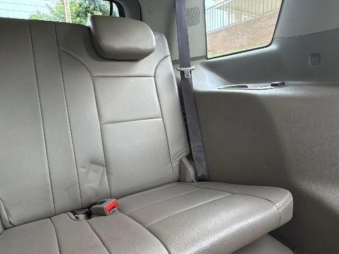 Used 2017 Chevrolet Tahoe LS w/ All-Season Package RWD image 32