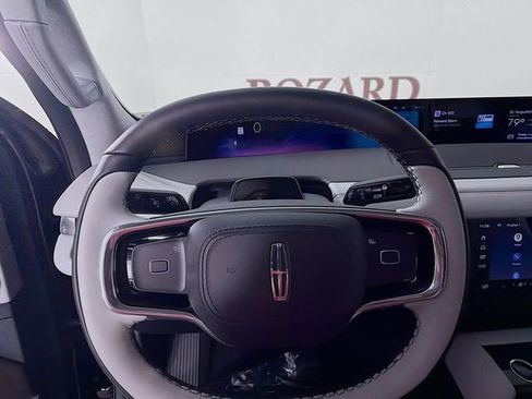 New 2026 Lincoln Navigator L Black Label AWD/4WD image 12