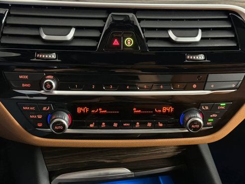 Used 2023 BMW 530e 530e w/ Convenience Package image 20