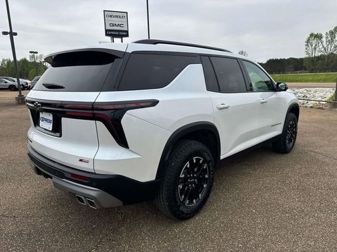 Used 2025 Chevrolet Traverse Z71 w/ Driver Confidence Package AWD/4WD image 16
