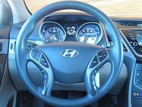 Used 2014 Hyundai Elantra SE w/ Option Group 02 image 18