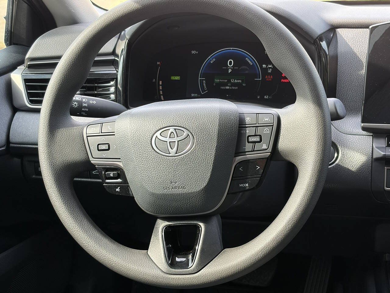 Used 2025 Toyota Camry LE w/ Convenience Package FWD image 17