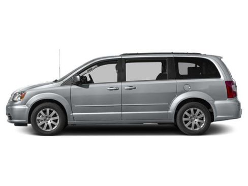 Used 2015 Chrysler Town & Country Touring w/ Driver Convenience Group FWD image 4