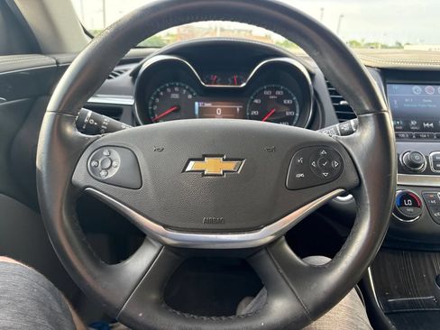 Used 2018 Chevrolet Impala LT FWD image 14