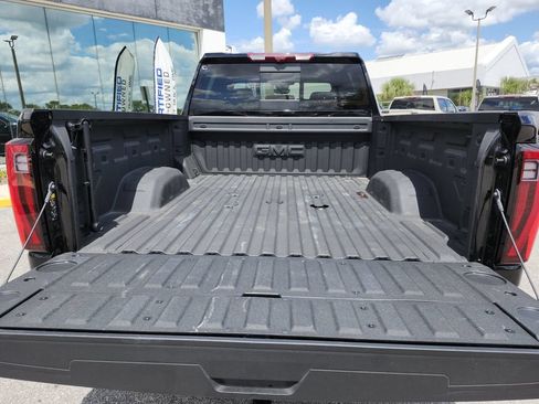 Used 2025 GMC Sierra 2500 Denali Ultimate AWD/4WD image 9