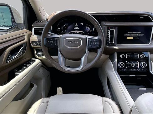 Used 2023 GMC Yukon Denali AWD/4WD image 6