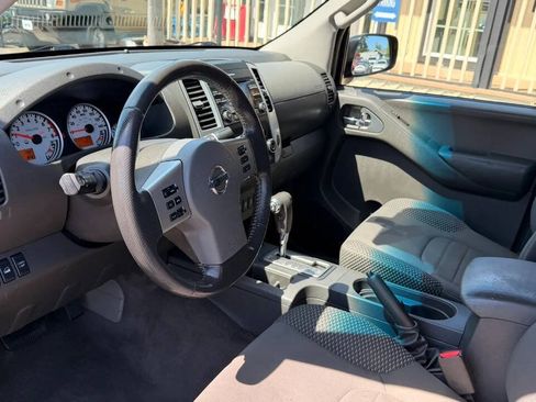 Used 2014 Nissan Frontier PRO-4X w/ Pro-4x Graphics Package AWD/4WD image 11