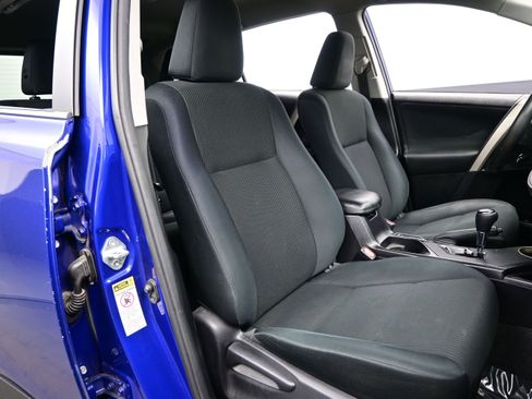 Used 2015 Toyota RAV4 LE AWD/4WD image 12
