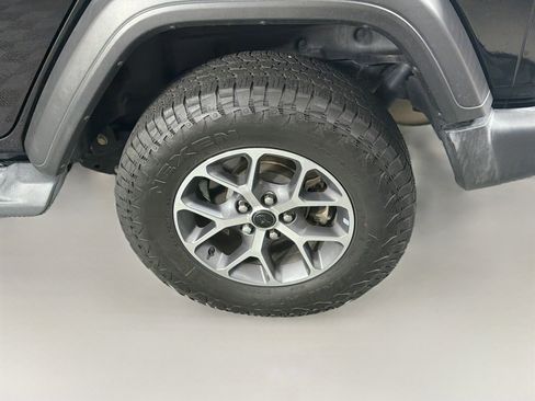 Used 2019 Jeep Wrangler Unlimited Sport S AWD/4WD image 11
