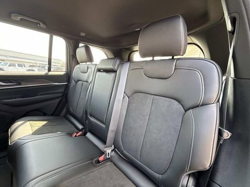 New 2026 Jeep Grand Cherokee Altitude AWD/4WD image 19